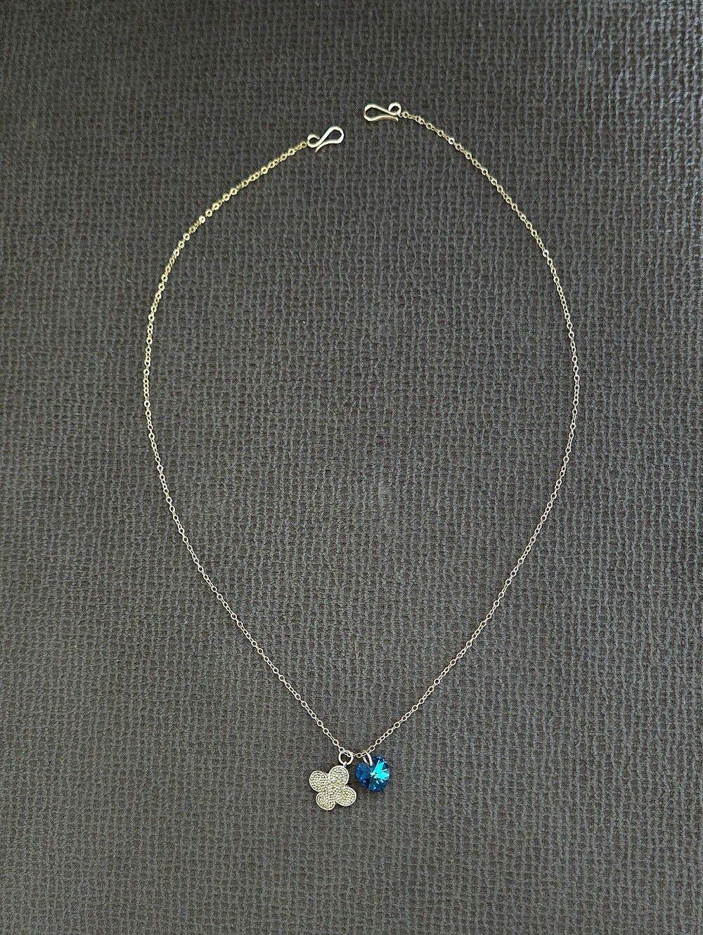 Deep Blue Swarovski Crystal💎 Heart💙 and Clover🍀 Charm Necklace - NWOT - Picture 2 of 16